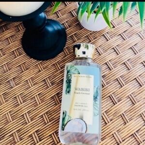 Bath and Body Works Waikiki
Beach (NWT) Shower Gel
